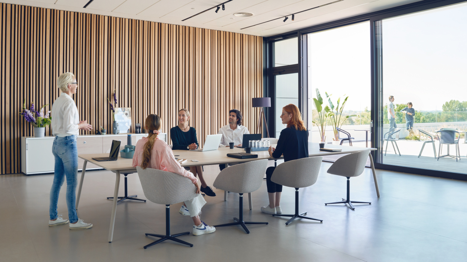 Meeting & conference table