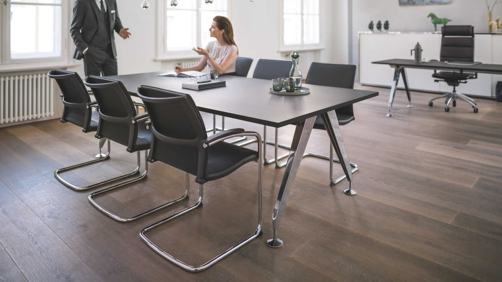 Meeting & conference table