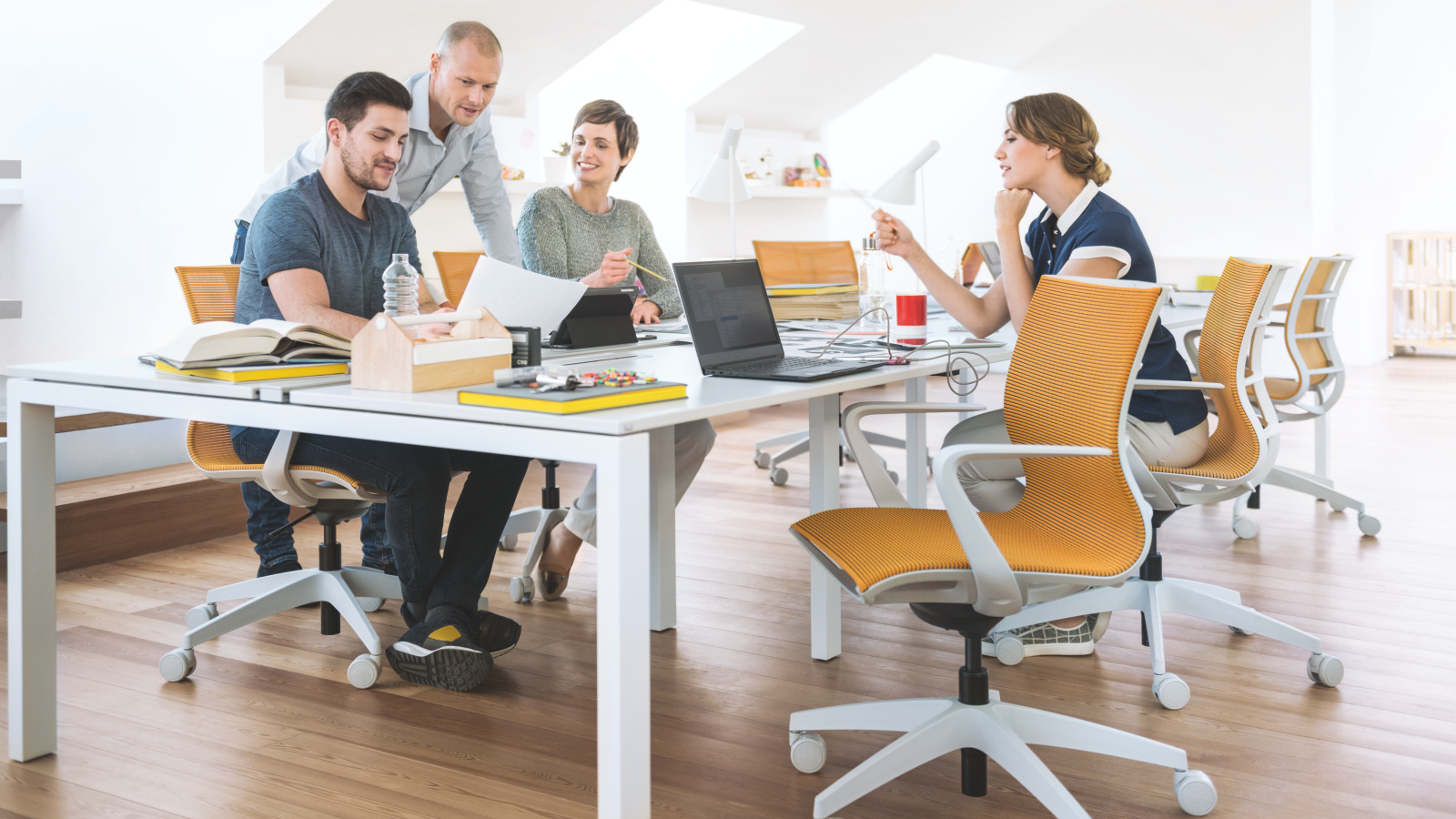 Meeting & conference table