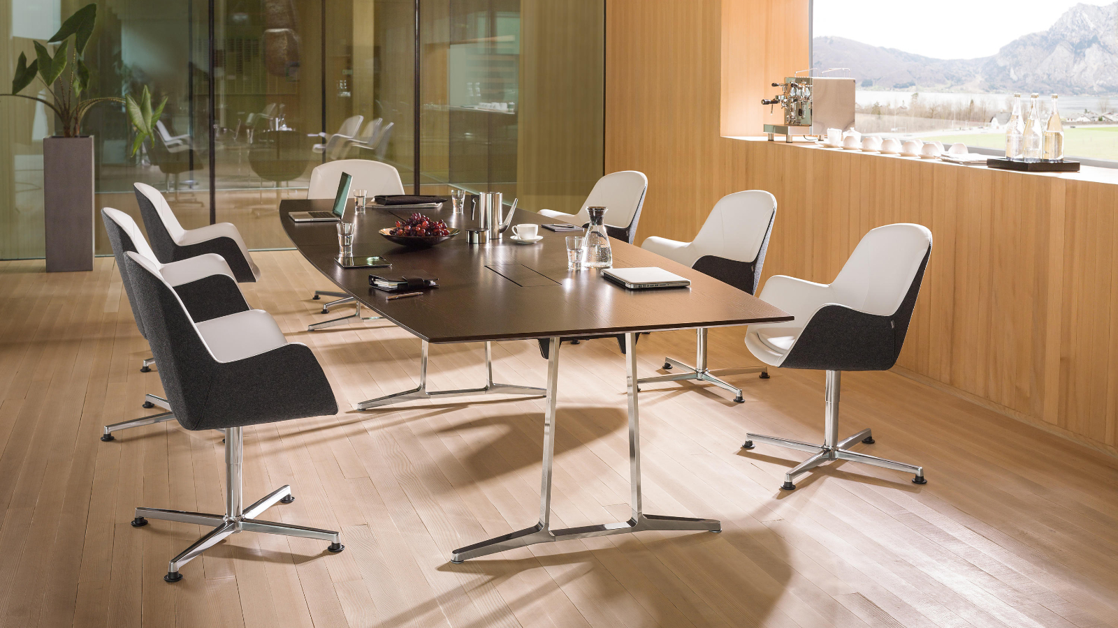 Meeting & conference table