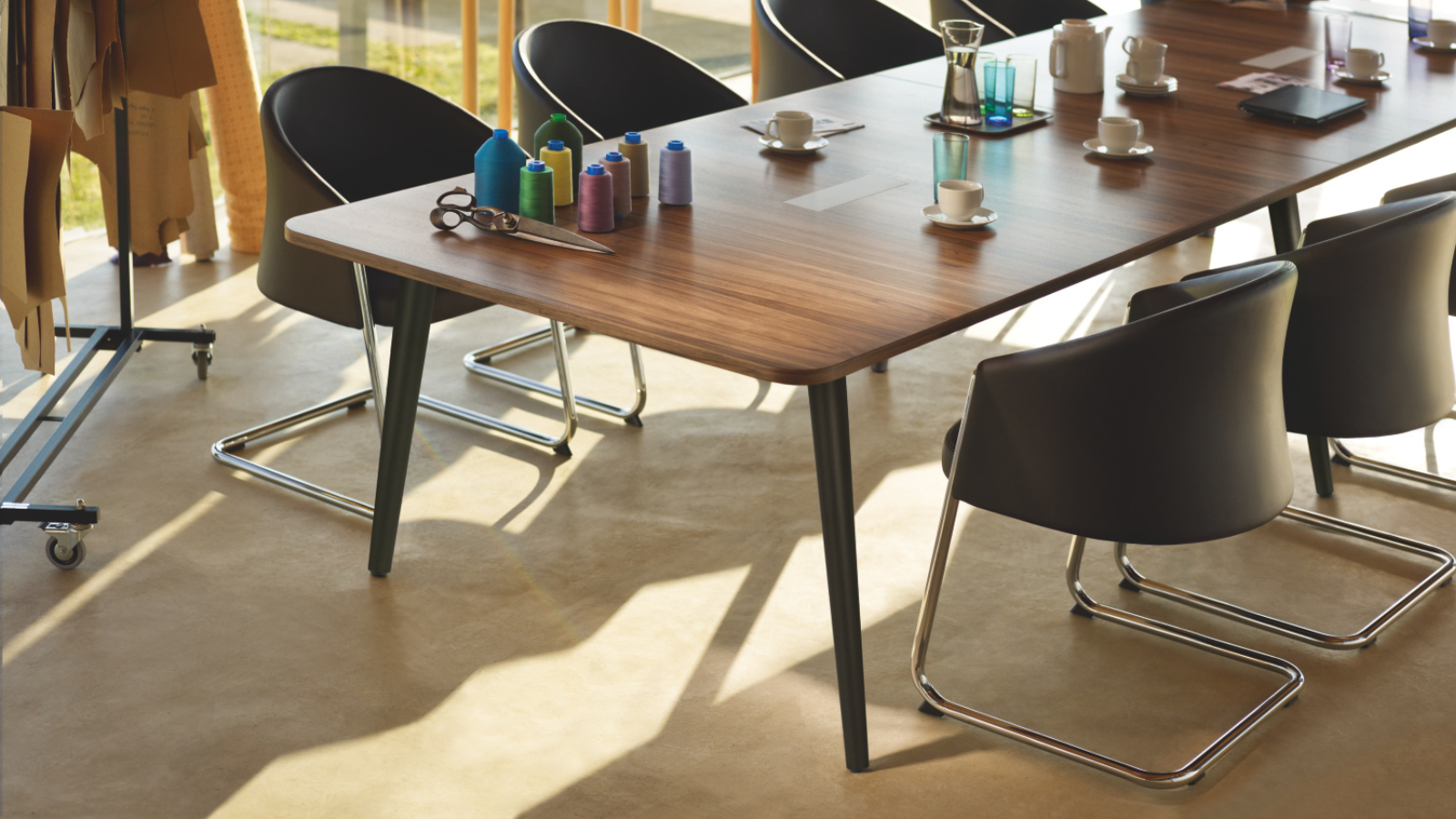 Meeting & conference table