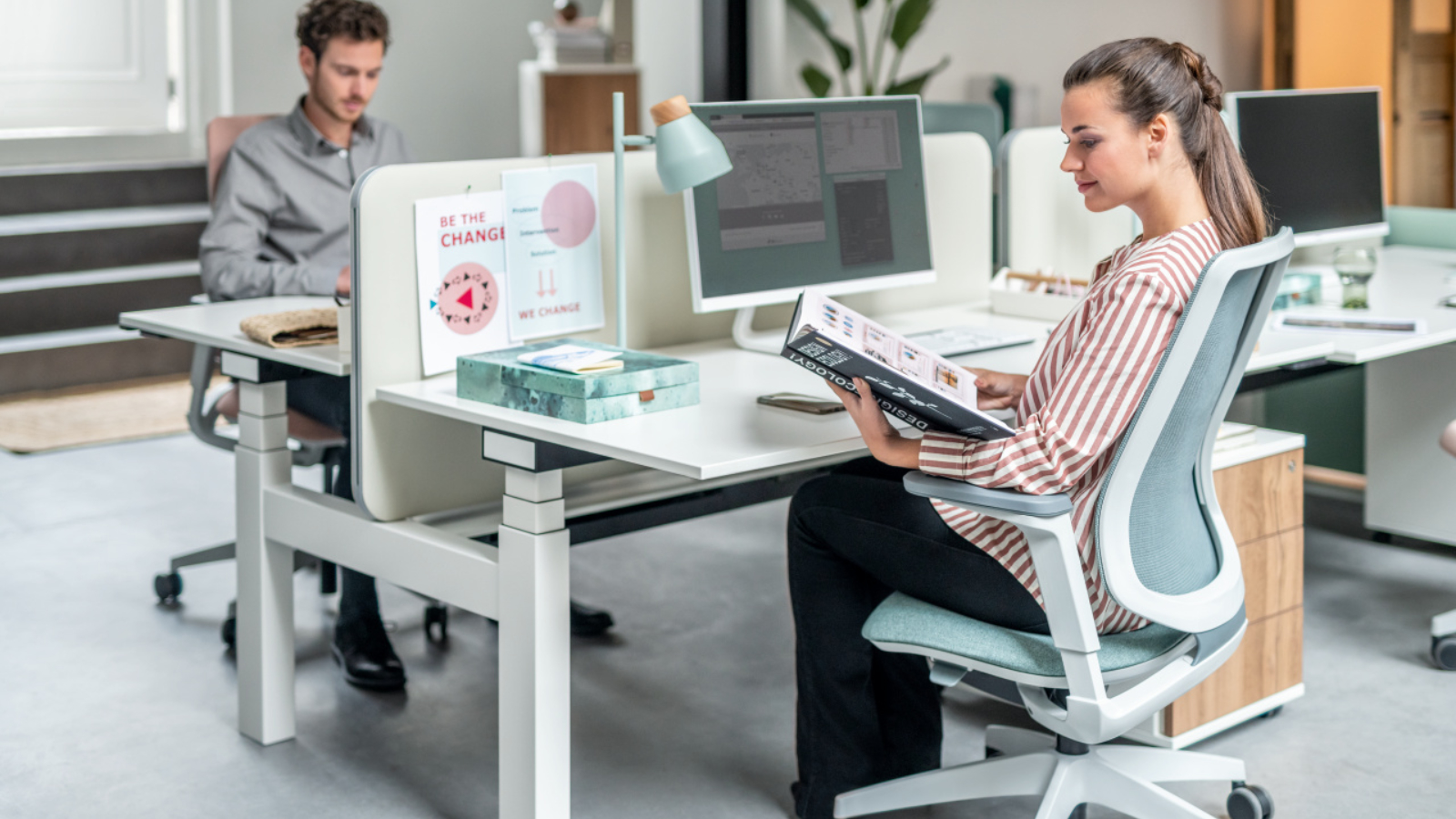 Sit stand desk